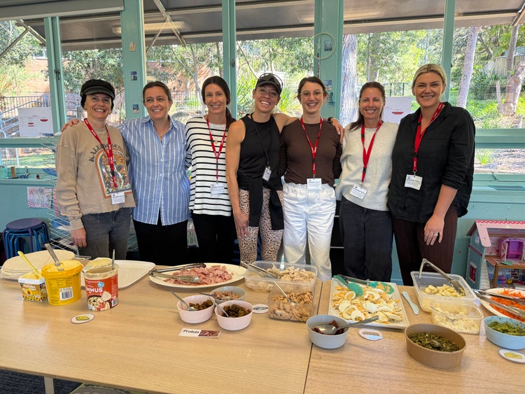 Parent volunteers at MMOL